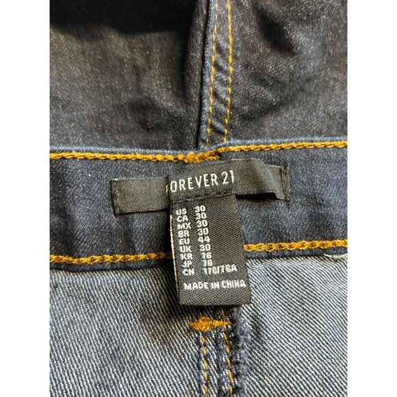 Forever 21 Womens Blue Denim Booty Shorts Cuffed Mid Rise Dark Wash Size 30 - Picture 7 of 8